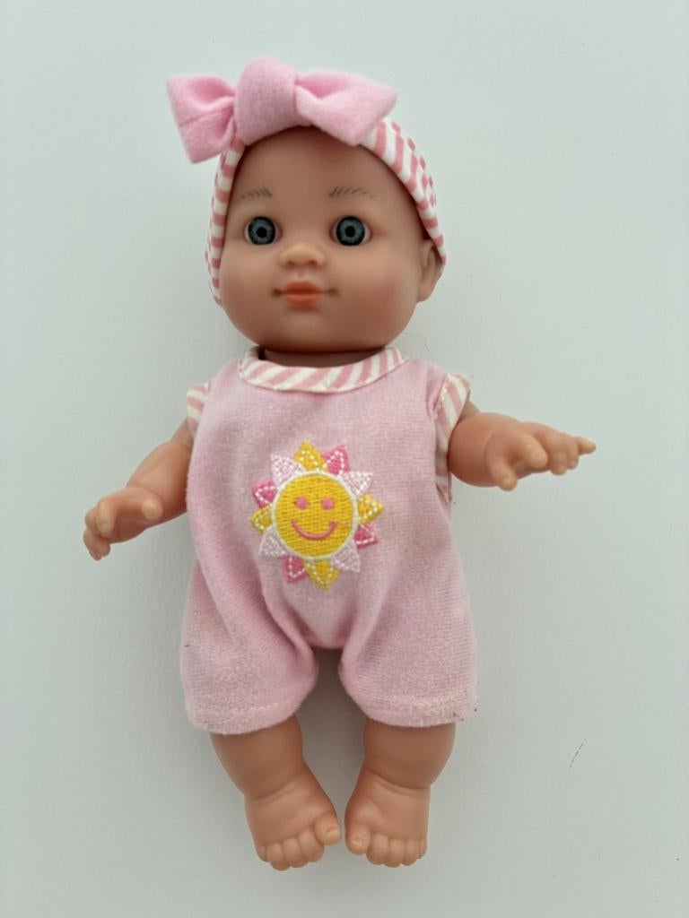 Klein popje volledig in plastic, 22 cm, Kinderen en Baby's, Speelgoed | Poppen, Ophalen of Verzenden, Zo goed als nieuw, Babypop