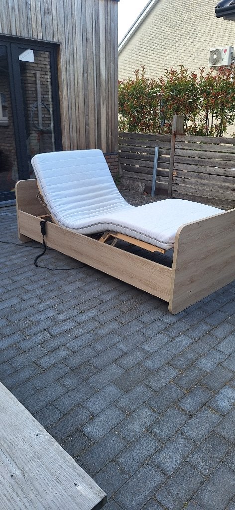 Eenpersoons bed, zorg bed, Huis en Inrichting, Slaapkamer | Bedden, Ophalen, 90 cm, Eenpersoons, Beige