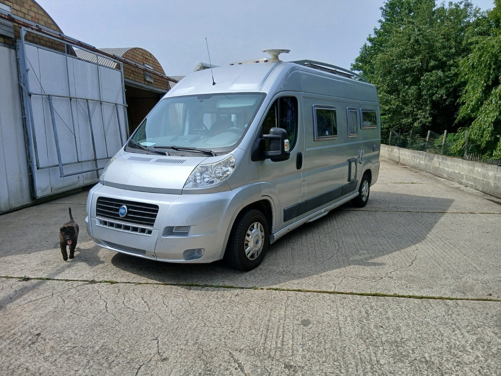 Beau chausson, seulement 71 000 km, vierge, approuvé, à vend, Caravanes & Camping, Camping-cars, Particulier, jusqu'à 4, Modèle Bus ou Fourgon aménagé