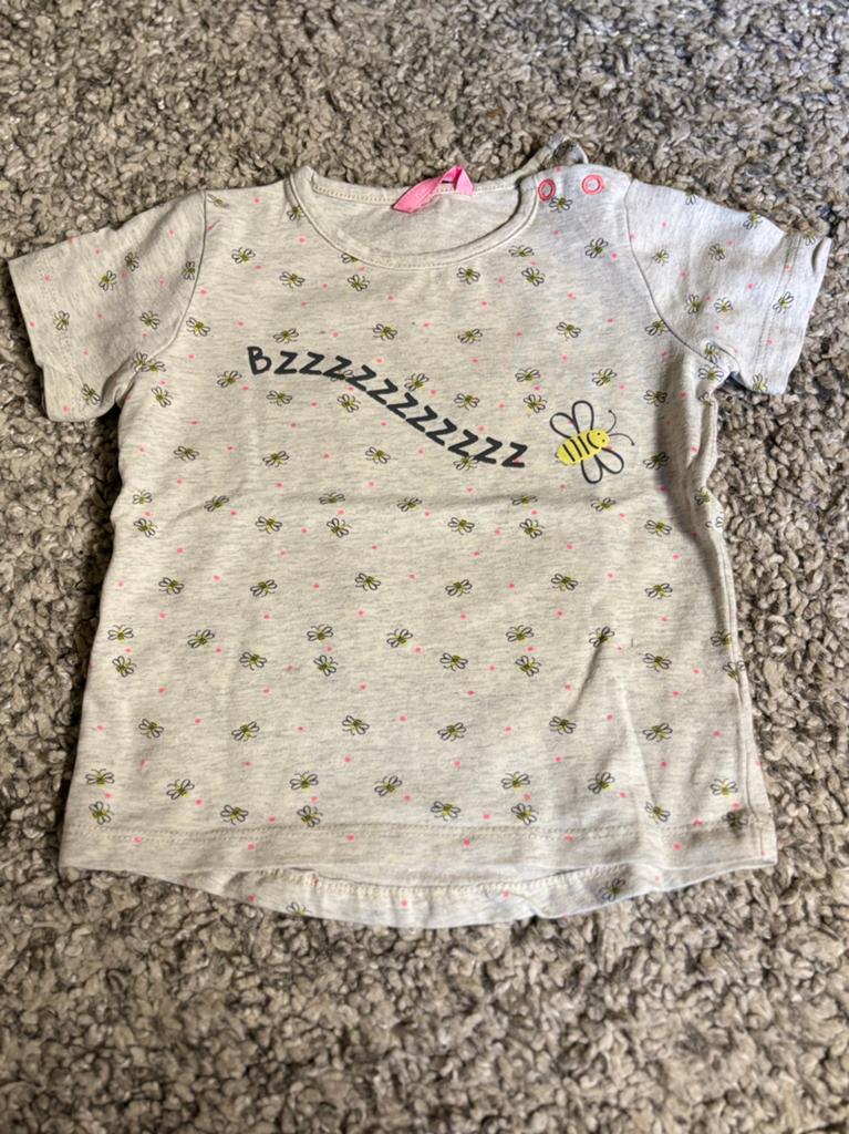 2x T-Shirt Hema 9M, Kinderen en Baby's, Babykleding | Maat 74, Ophalen, Zo goed als nieuw