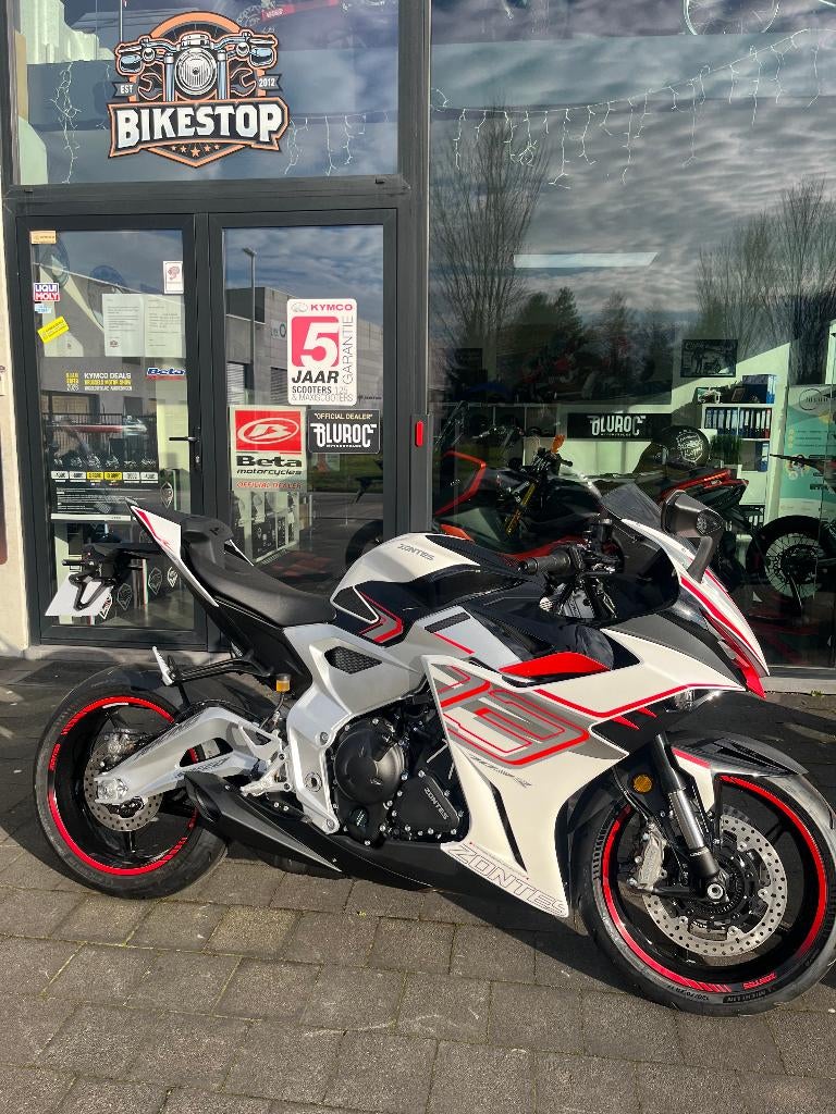 ZONTES  703 RR * BREMBO *, Motoren, Traction Control, Motorrijbewijs A, Bedrijf, 3 cilinders