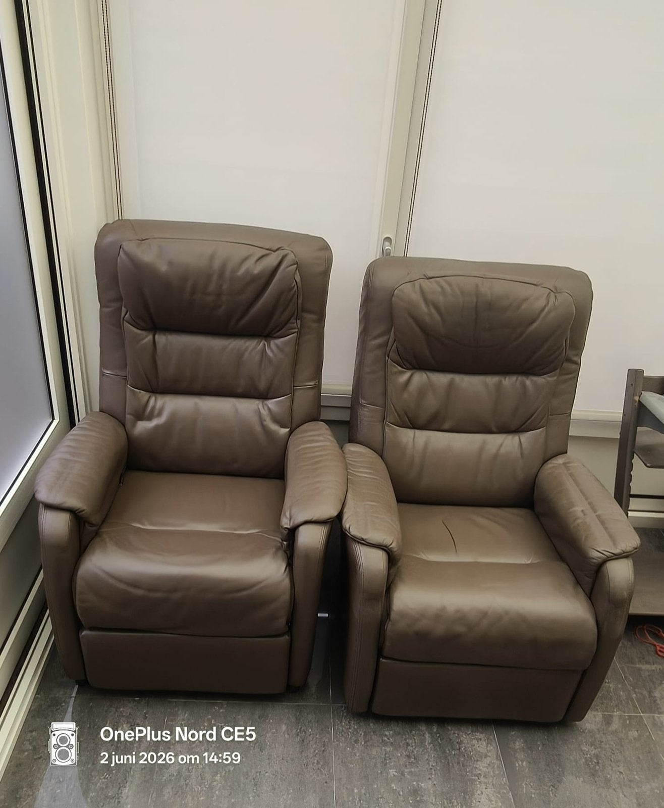 Leren sta op stoel relax 1 electrisch 1 gewone relax, Ophalen, Zo goed als nieuw