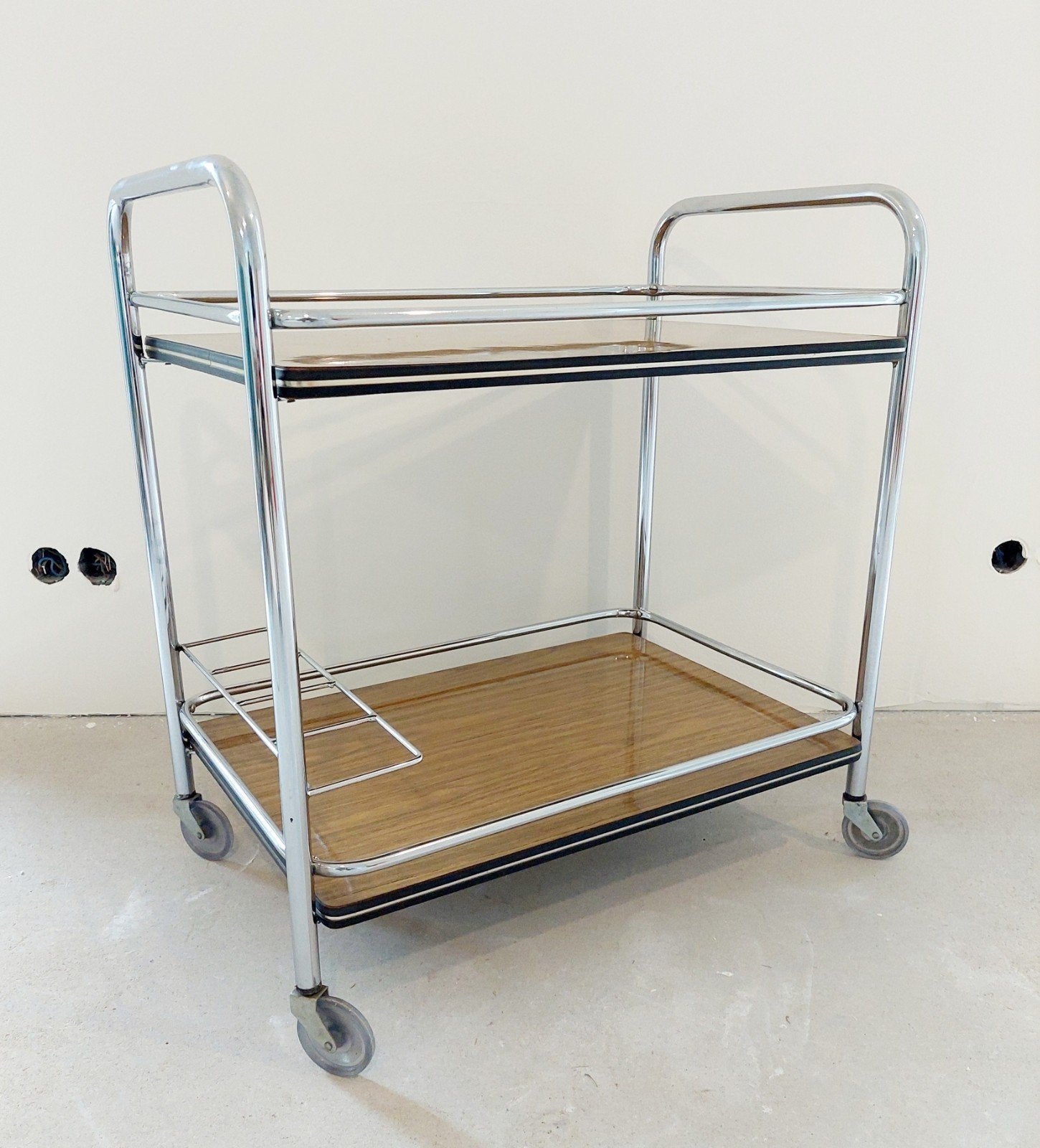 Vintage! chariot/ désserte de service, Maison & Meubles, Accessoires pour la Maison | Coffres, Enlèvement