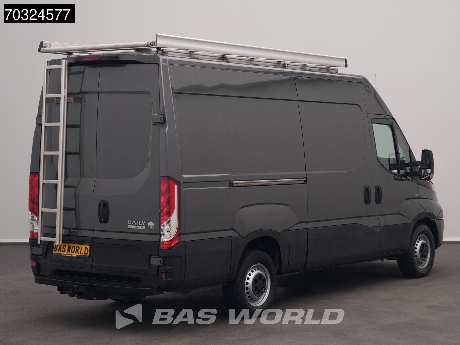 Iveco Daily 35S16 Automaat L2H2 3,5t Trekhaak Werkplaatsinri, Autos, Camionnettes & Utilitaires, Argent ou Gris, Achat, 2460 kg