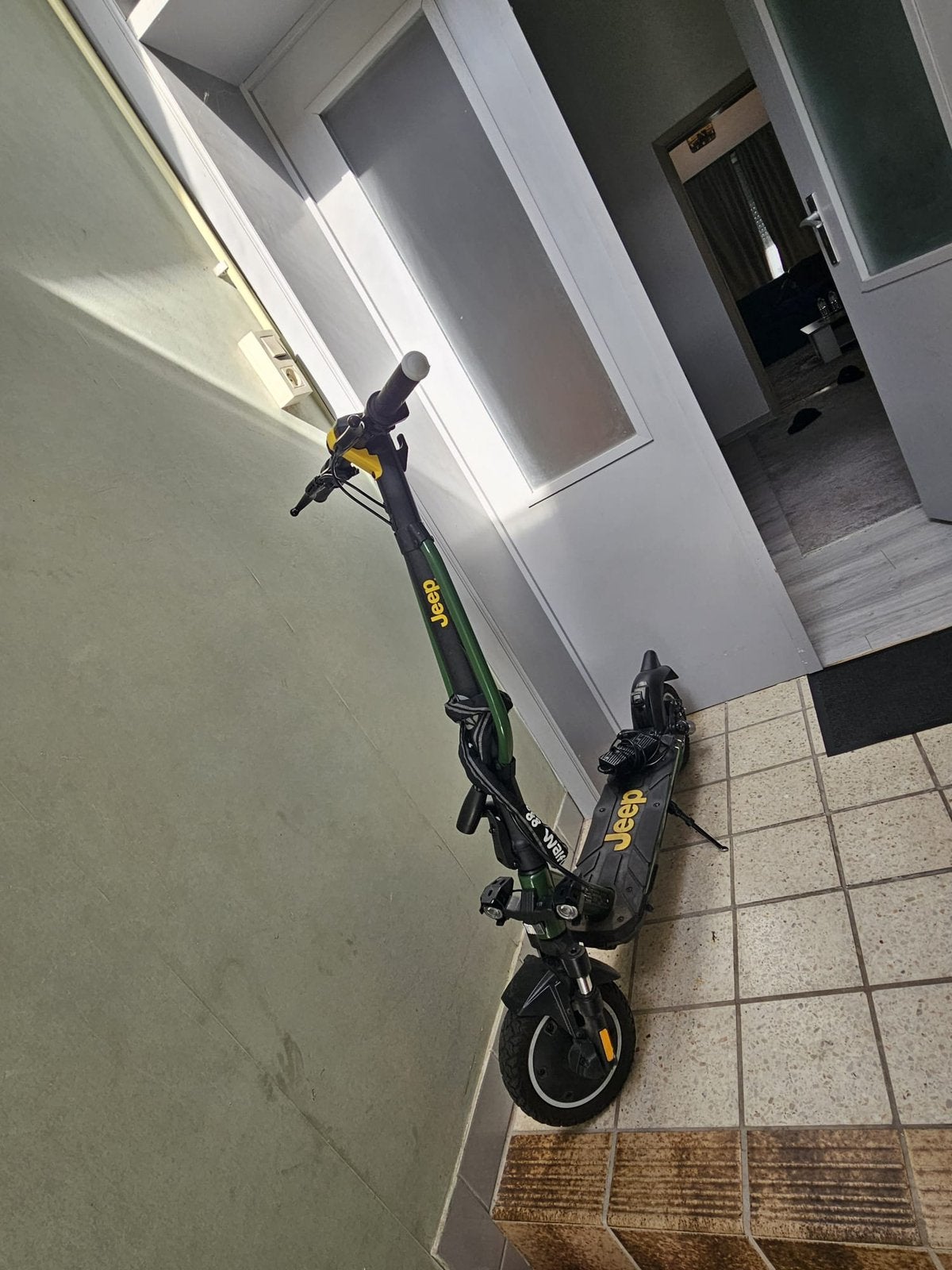 Elektrische step jeep, Enlèvement, Comme neuf