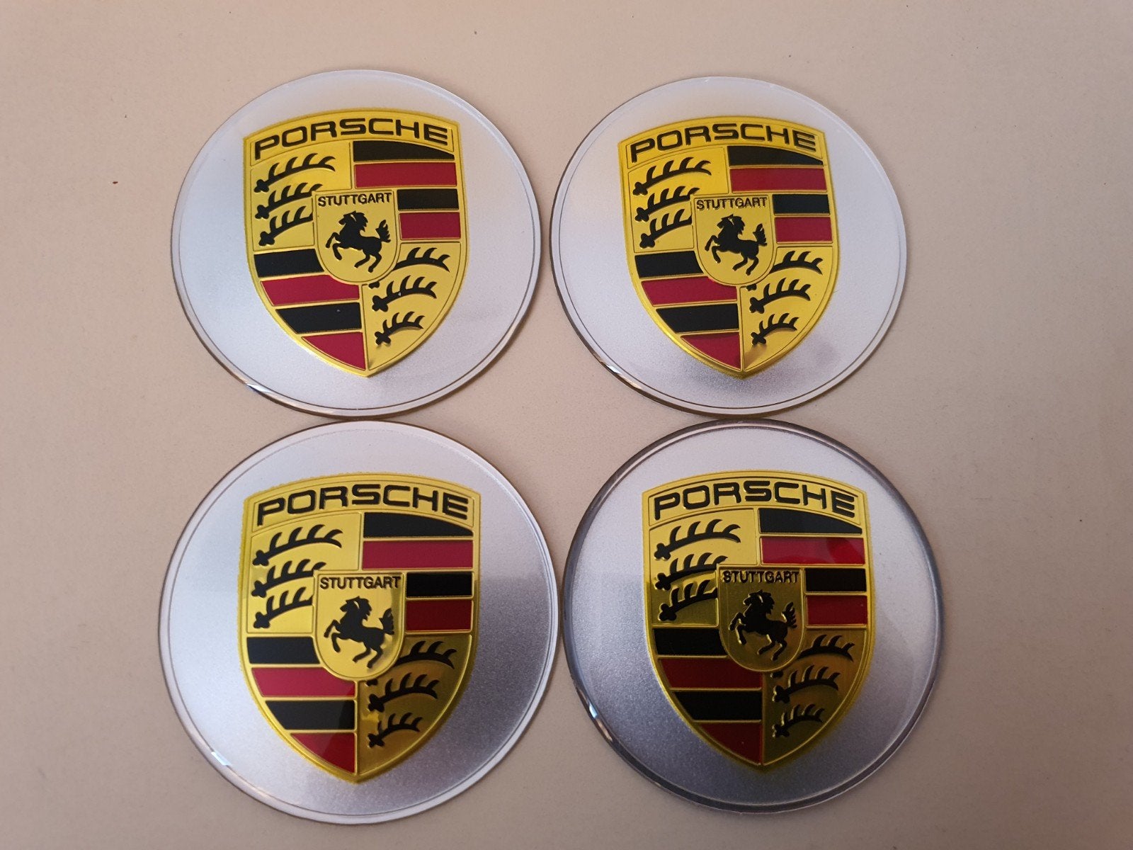 Stickers Porsche diamètre 6,5 cm en argent ou noir, Enlèvement ou Envoi