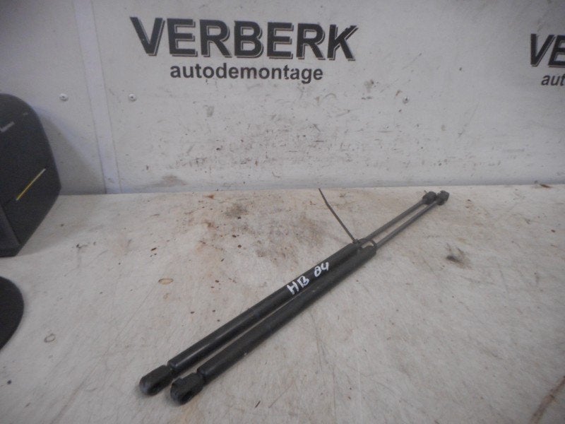 VERIN A GAZ ENSEMBLE ARRIÈRE Ford Escort 3 (GAA), Henry-Ford-Straße  1
50735  Köln, DE, Ford-Werke GmbH, Kunden@ford.com, Ford