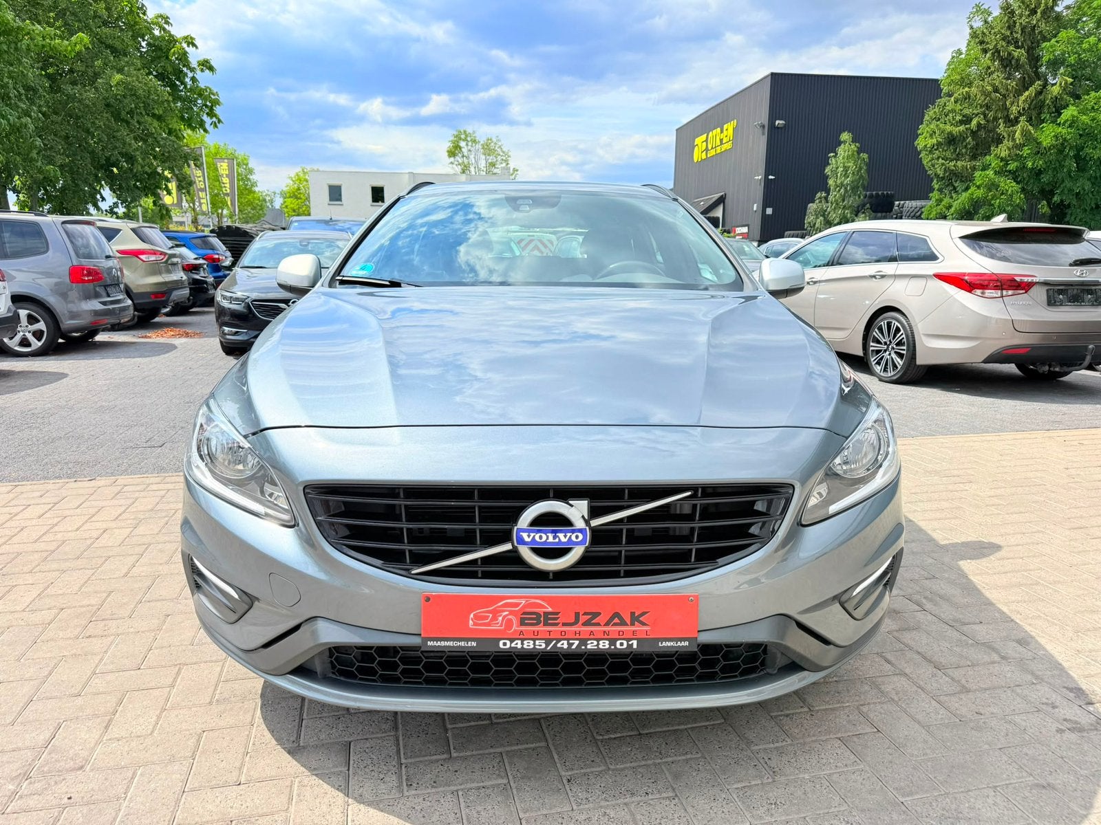 Volvo V60 2.0d R-Design 74.000km Nieuwstaat 1j garantie, Auto's, Alcantara, Dealer onderhouden, Te koop, ABS