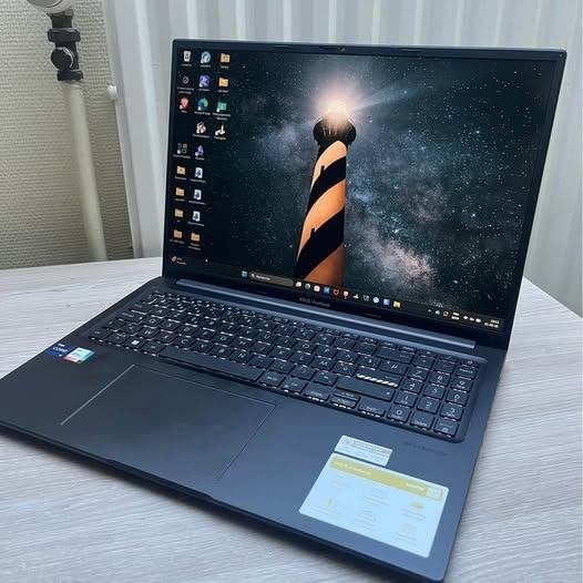 PC ASUS Vivobook 16- i9 - 16 GB - 1 TB - Zo goed + factuur, Computers en Software, Windows Laptops, Ophalen, Zo goed als nieuw