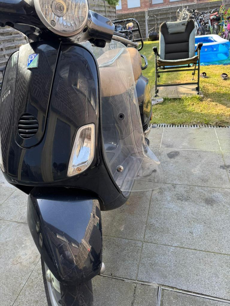Vespa lx50 2 takt, Fietsen en Brommers, Ophalen of Verzenden, Zo goed als nieuw, Elektrisch, Vespa
