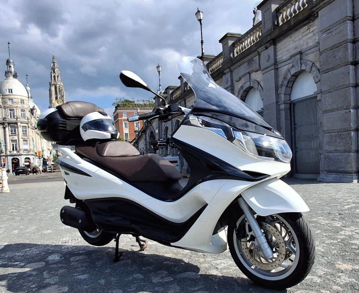 Piaggio X10 excutive edition 125 cc, Scooter, Occasion, Particulier, 11 kW of minder