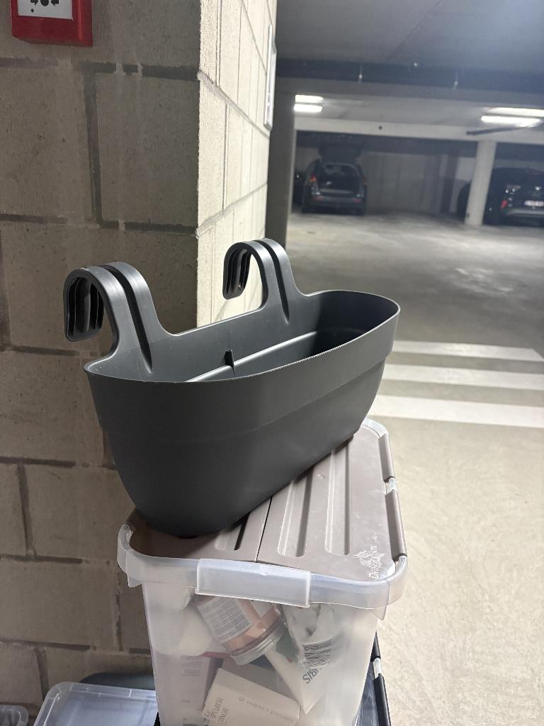 plantenbak voor aan een balkon, Kunststof, Zo goed als nieuw, Minder dan 40 cm, Balkon