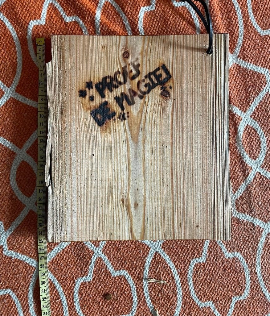 Planche à découper en bois Avec l'inscription, Maison & Meubles, Enlèvement ou Envoi, Neuf, Bois