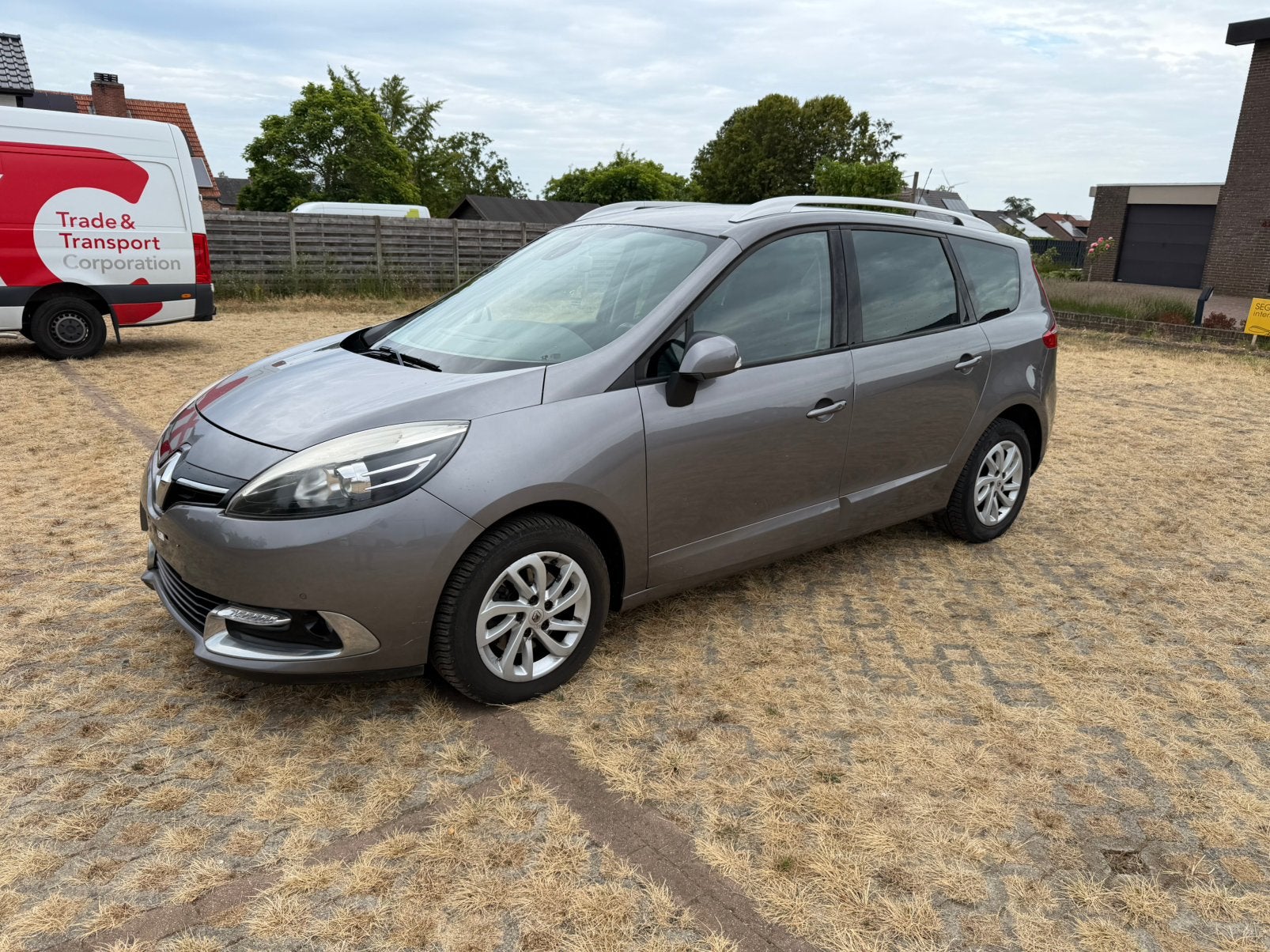 Renault scenic 1.2 benzine 145.000km 2014 euro5 met keuring, Auto's, Voorwielaandrijving, Euro 5, Zwart, Bedrijf