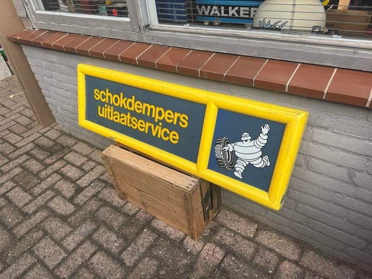 Michelin Reclamebord Schokdempers Uitslaatservice