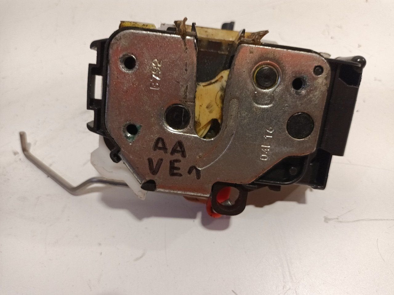 Slot mechaniek kofferdeksel achterklep elektrisch Opel Combo, Onderdelen@venauto.nl, Van der Ven Autorecycling B.V., Ettenseweg 76, 4706 PB Roosendaal, The Netherlands