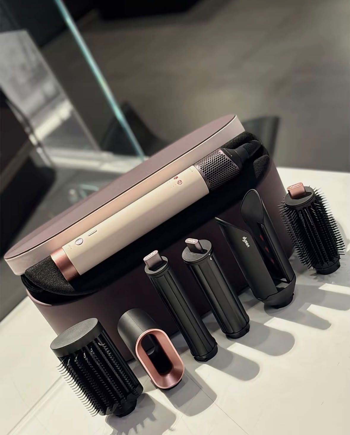 Dyson airwap co-anda 2x straight+wavy, Bijoux, Sacs & Beauté, Enlèvement ou Envoi, Neuf, Sèche-cheveux