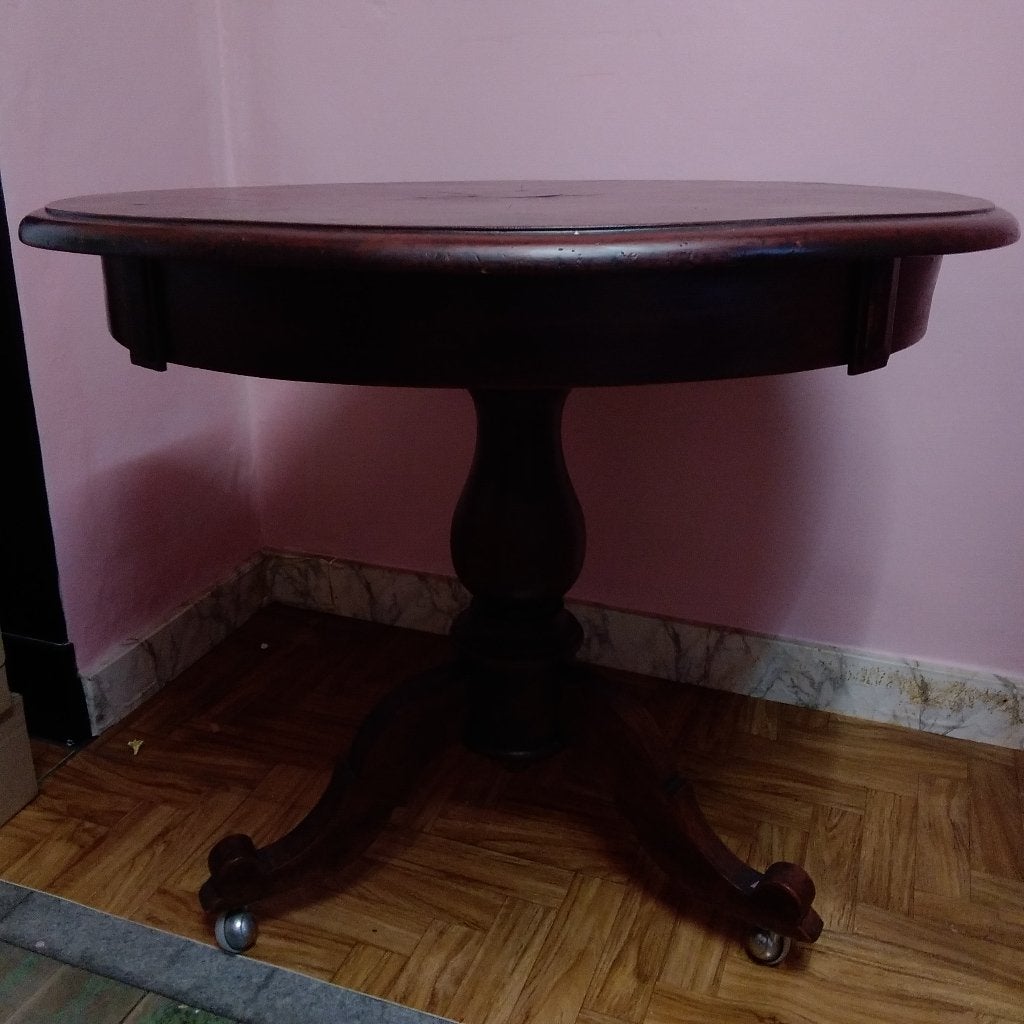Super belle table ronde entièrement en bois sur roulettes, Enlèvement