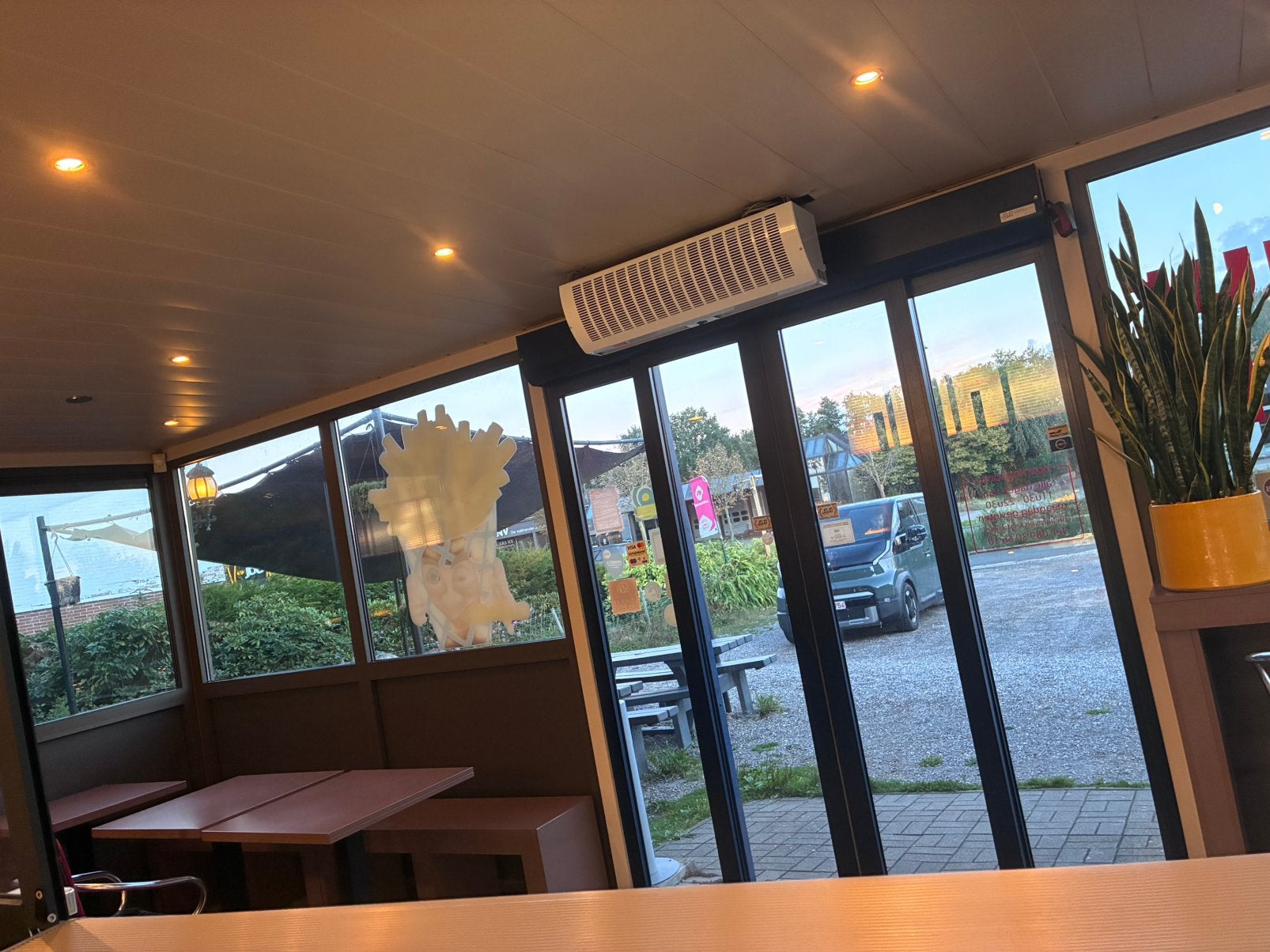 FRITUUR IN GENK – VOLLEDIGE INVENTARIS – ALLES MOET WEG, Ophalen, Fornuis, Frituur en Grillen