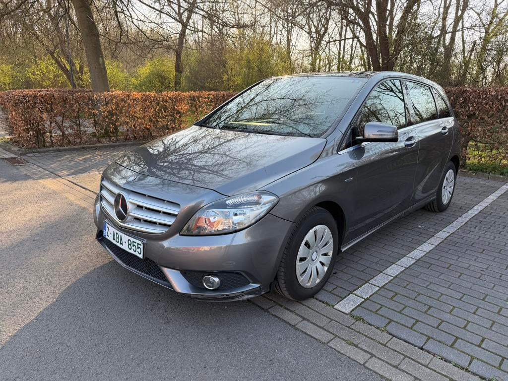 Mercedes B180 Diesel avec historique entretien, Autos, Mercedes-Benz, Cuir, Argent ou Gris, Achat, Entreprise