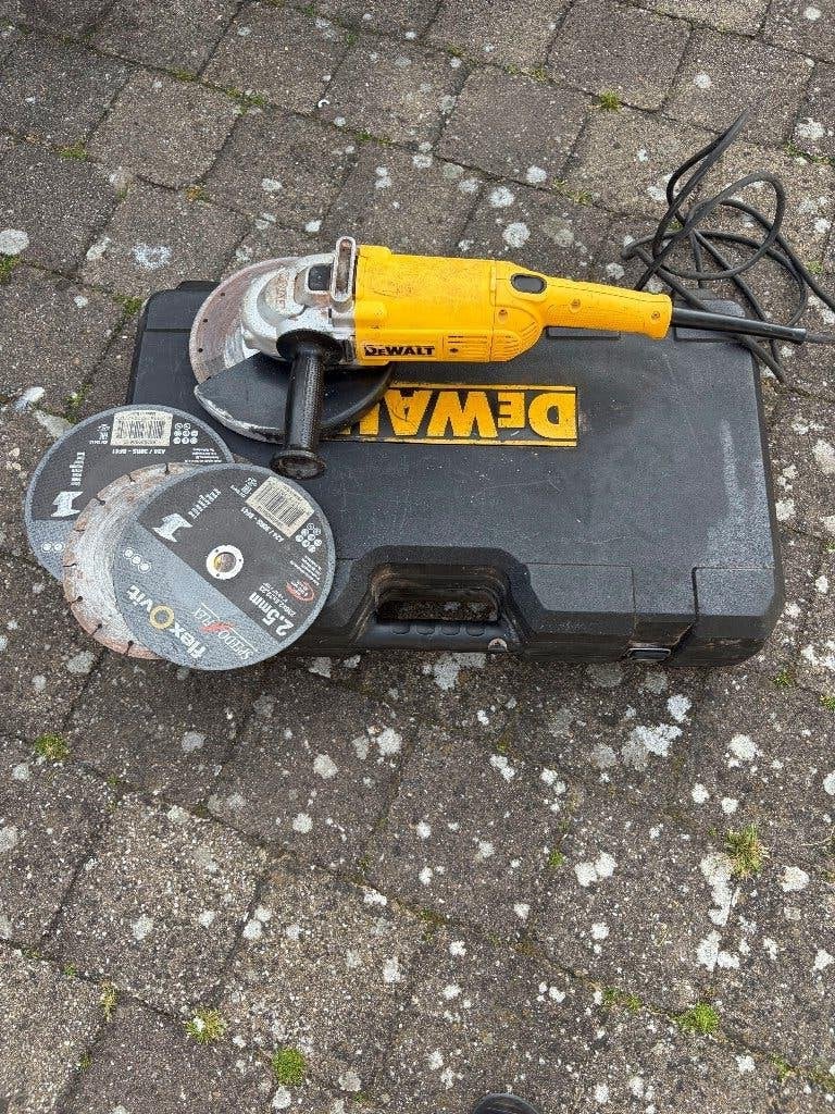DeWalt Haakse Slijper 230mm 2200W + koffer & schijven, Doe-het-zelf en Bouw, Gereedschap | Slijpmachines, Ophalen, Gebruikt