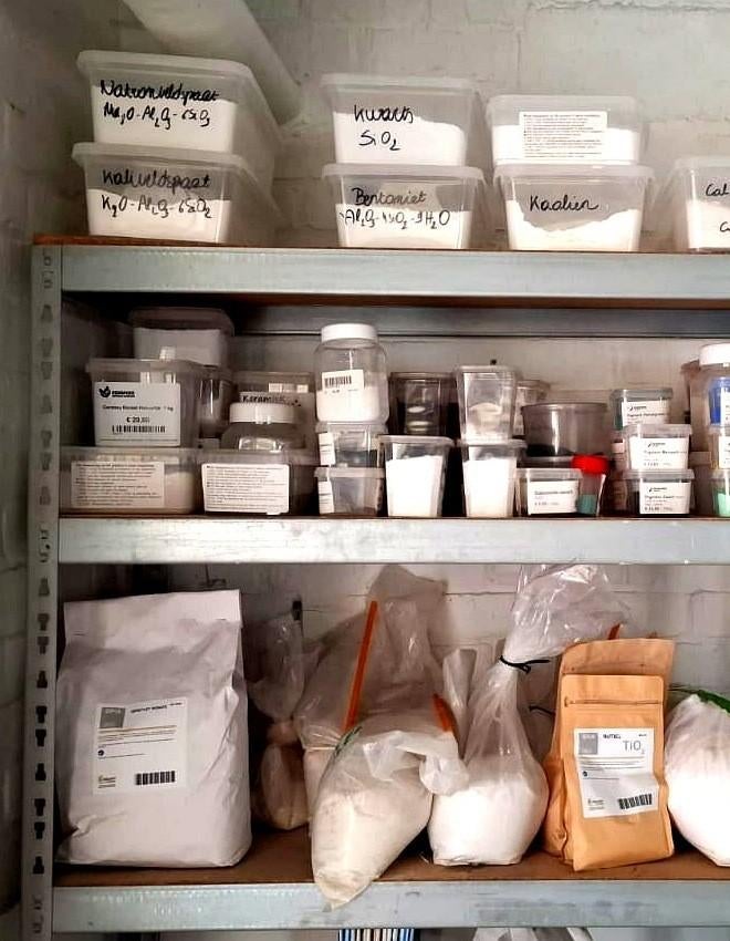 Glazuurgrondstoffen keramiek te koop- volledig pakket, Antiquités & Art, Antiquités | Céramique & Poterie, Enlèvement