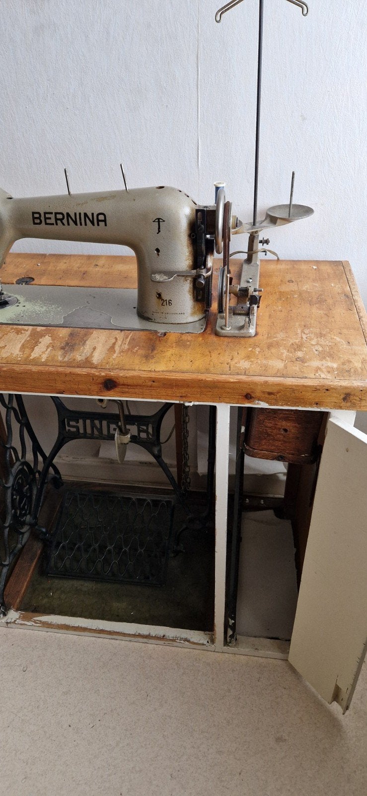 Professionele naaimachine bernina onderstel singer, Ophalen, Naaimachine, Bernina