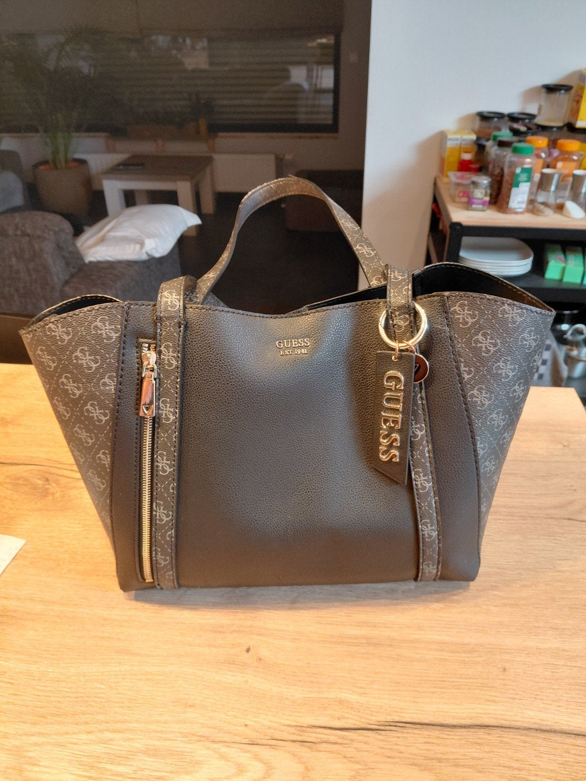 Sac à main Guess, Bijoux, Sacs & Beauté, Sacs | Sacs Femme, Enlèvement, Sac à main