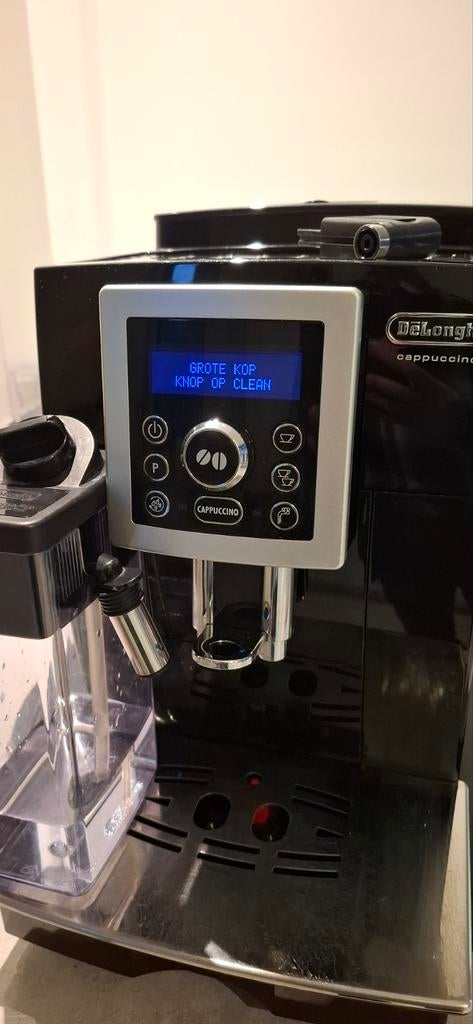 Delonghi cappuccino koffiemachine met verse bonen, 10 kopjes of meer, Koffiemachine, Ophalen of Verzenden, Zo goed als nieuw
