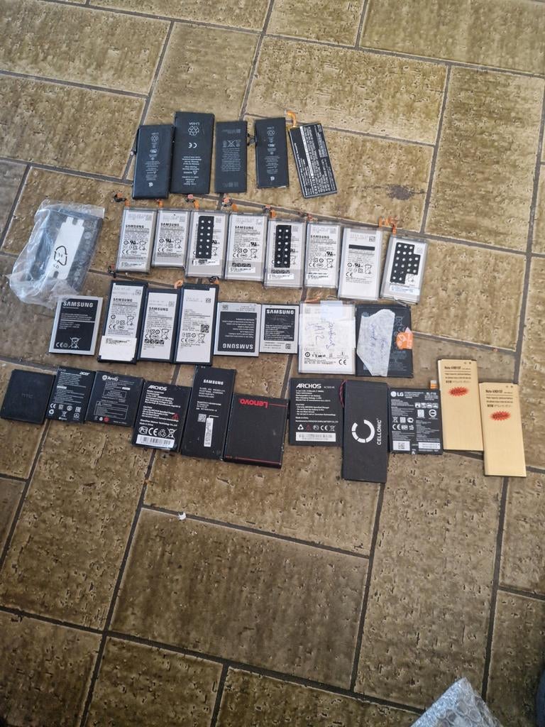 Battarij  voor alle gsm   33 stuk, Télécoms, Téléphonie mobile | Accessoires & Pièces, Enlèvement ou Envoi, LG