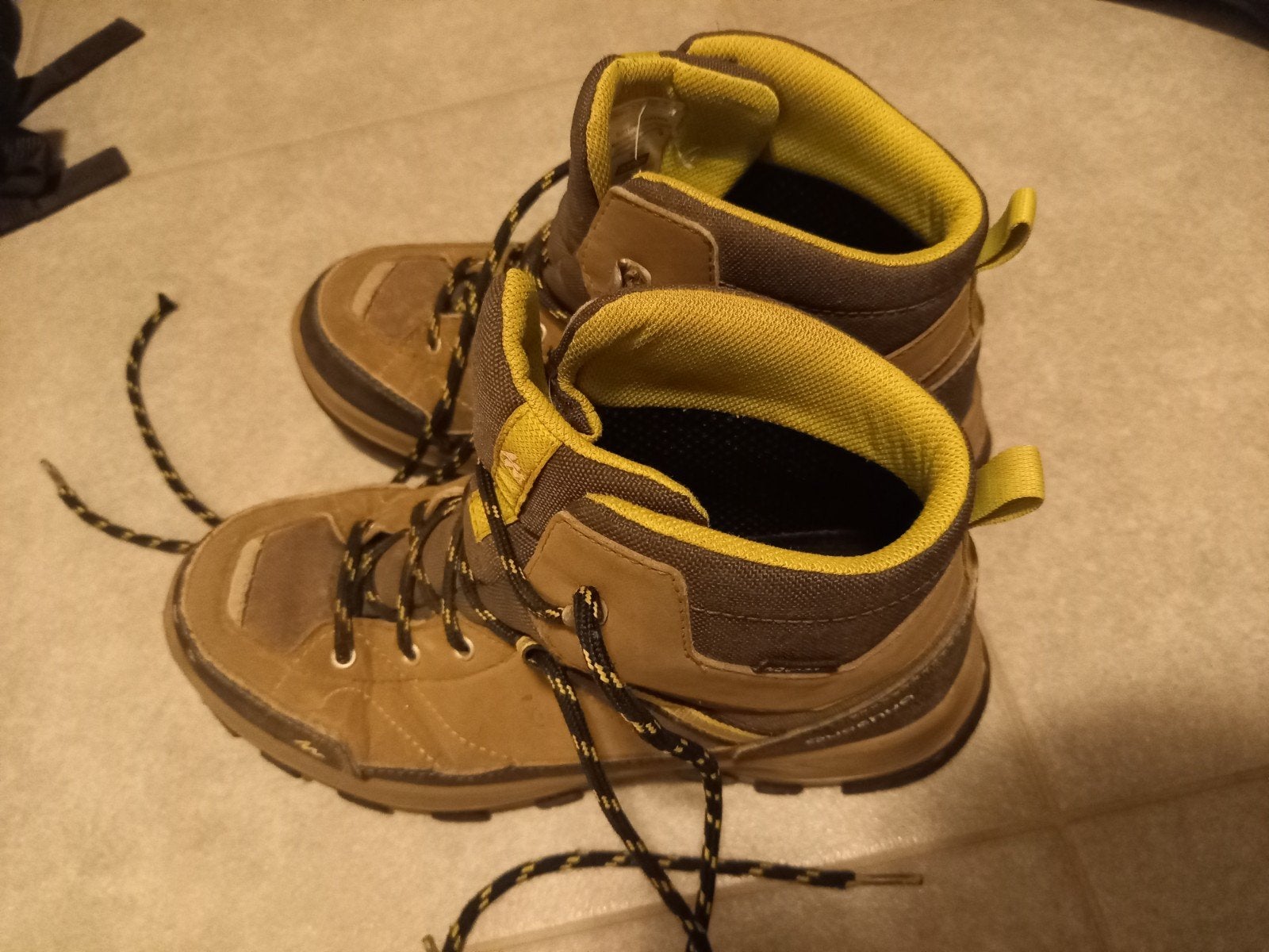 chaussure tourist Decathlon, Sports & Fitness, Enlèvement, Comme neuf, Chaussures