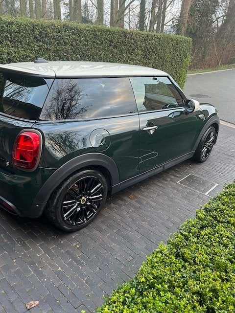 Prachtige Mini Cooper serie Speciale RESOLUTE, Autos, Achat, Entretenue par le concessionnaire, Automatique, Particulier