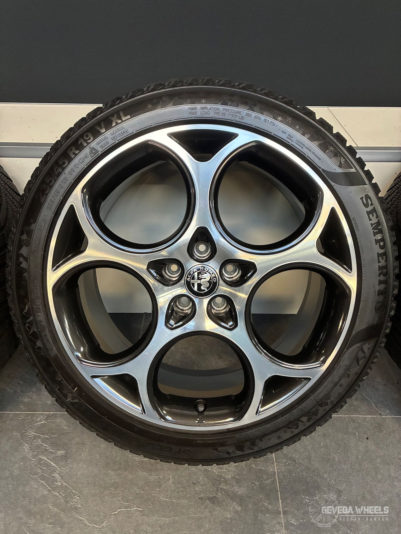 19” originele Alfa Romeo Tonale velgen + winterbanden 5x110, Autos : Pièces & Accessoires, Pneus et Jantes, Pneus hiver, Véhicule de tourisme