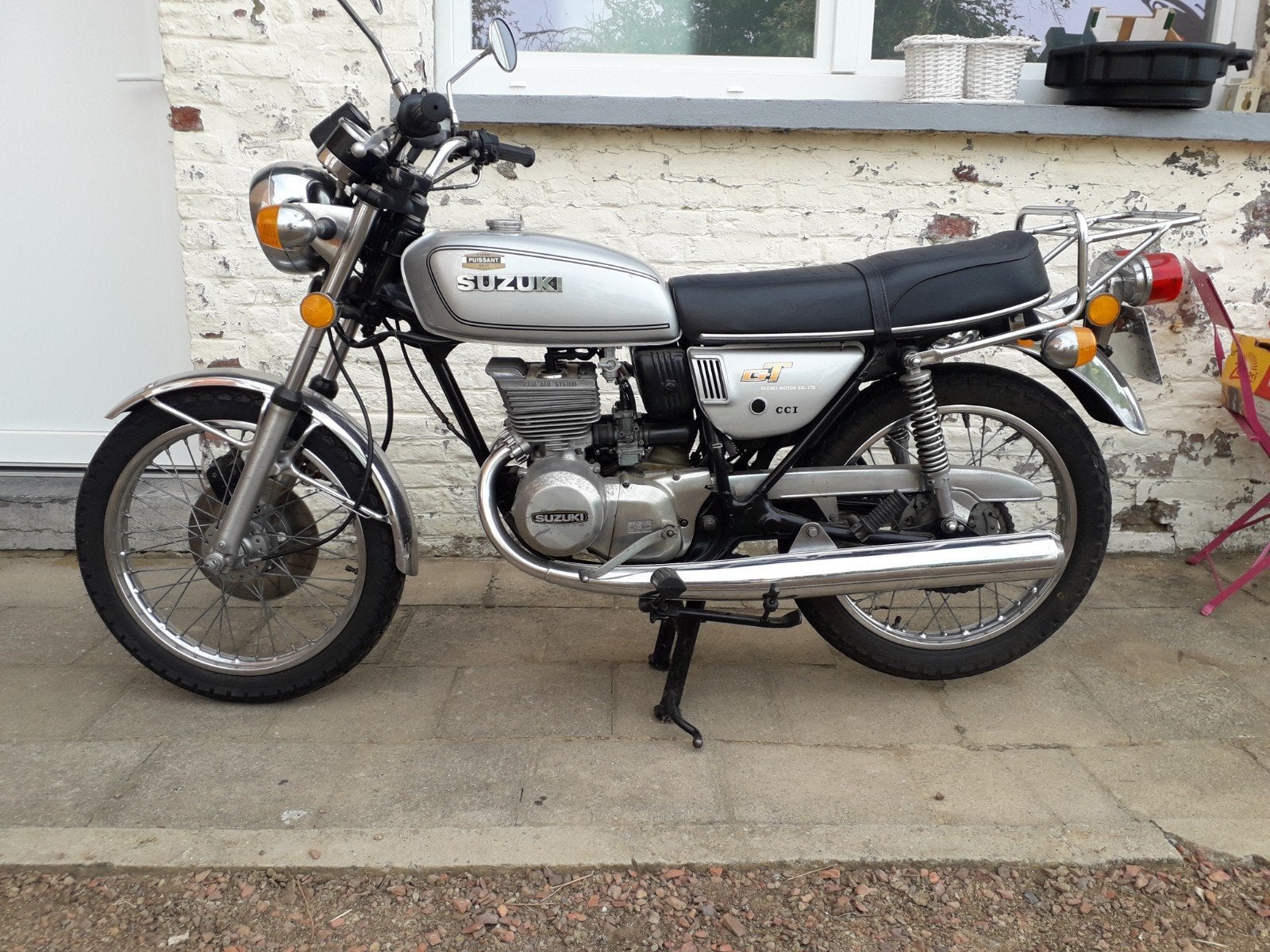 Suzuki GT185, Motos, Particulier