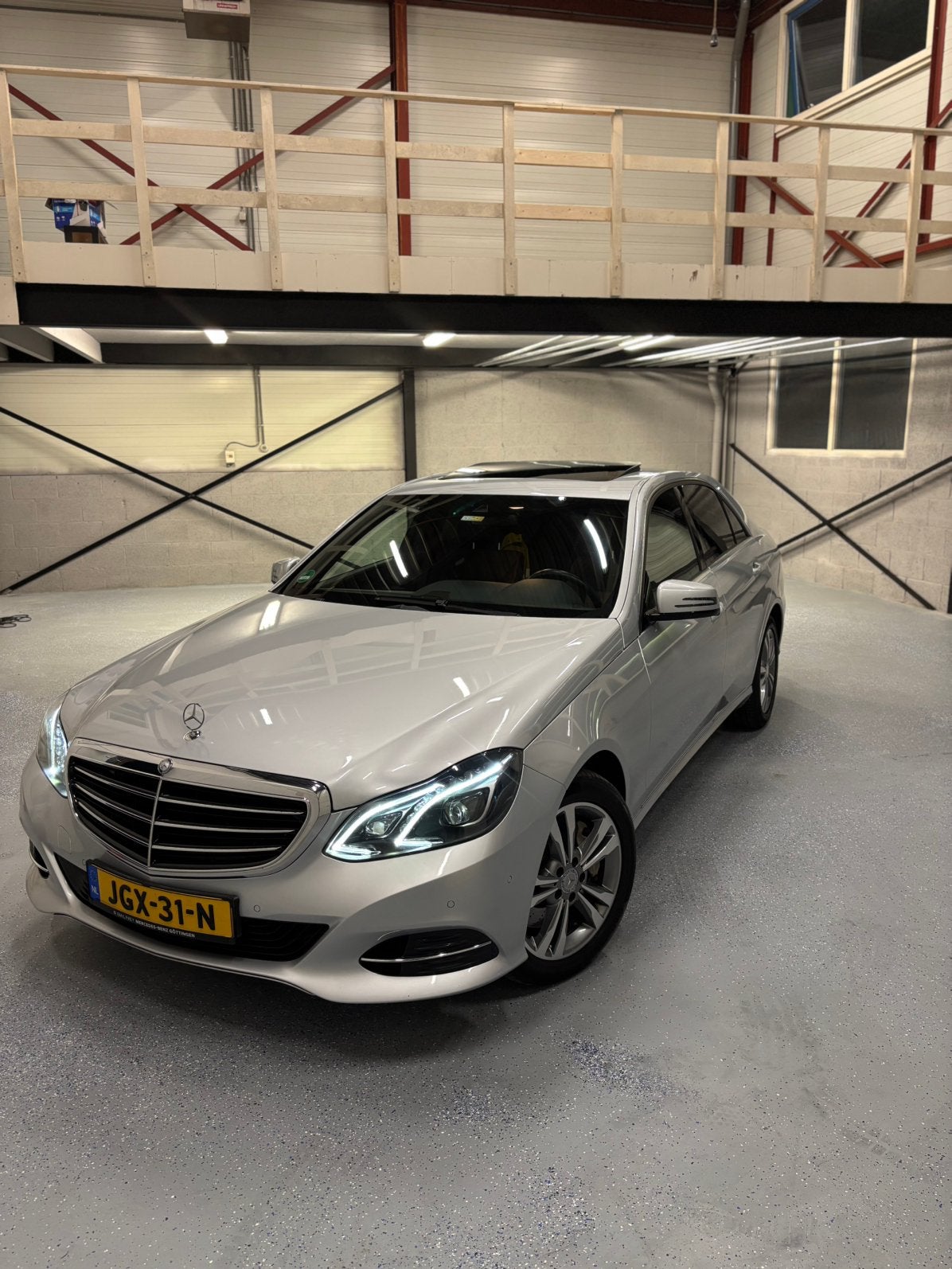 Mercedes Benz E400 333pk - TOP, Achat, 4 portes, Carnet d'entretien, 6 cylindres