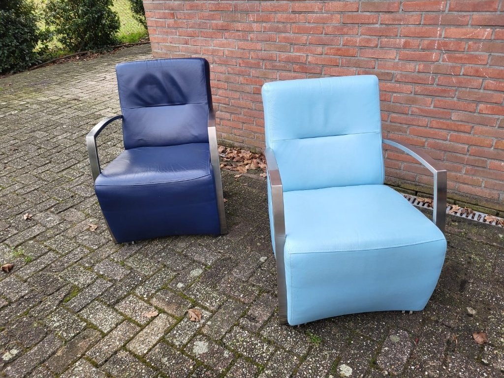 1 of 2 leren blauwe stoelen RVS armleuning stoel leer design, Huis en Inrichting, Stoelen, Twee, Blauw, Ophalen of Verzenden, Zo goed als nieuw