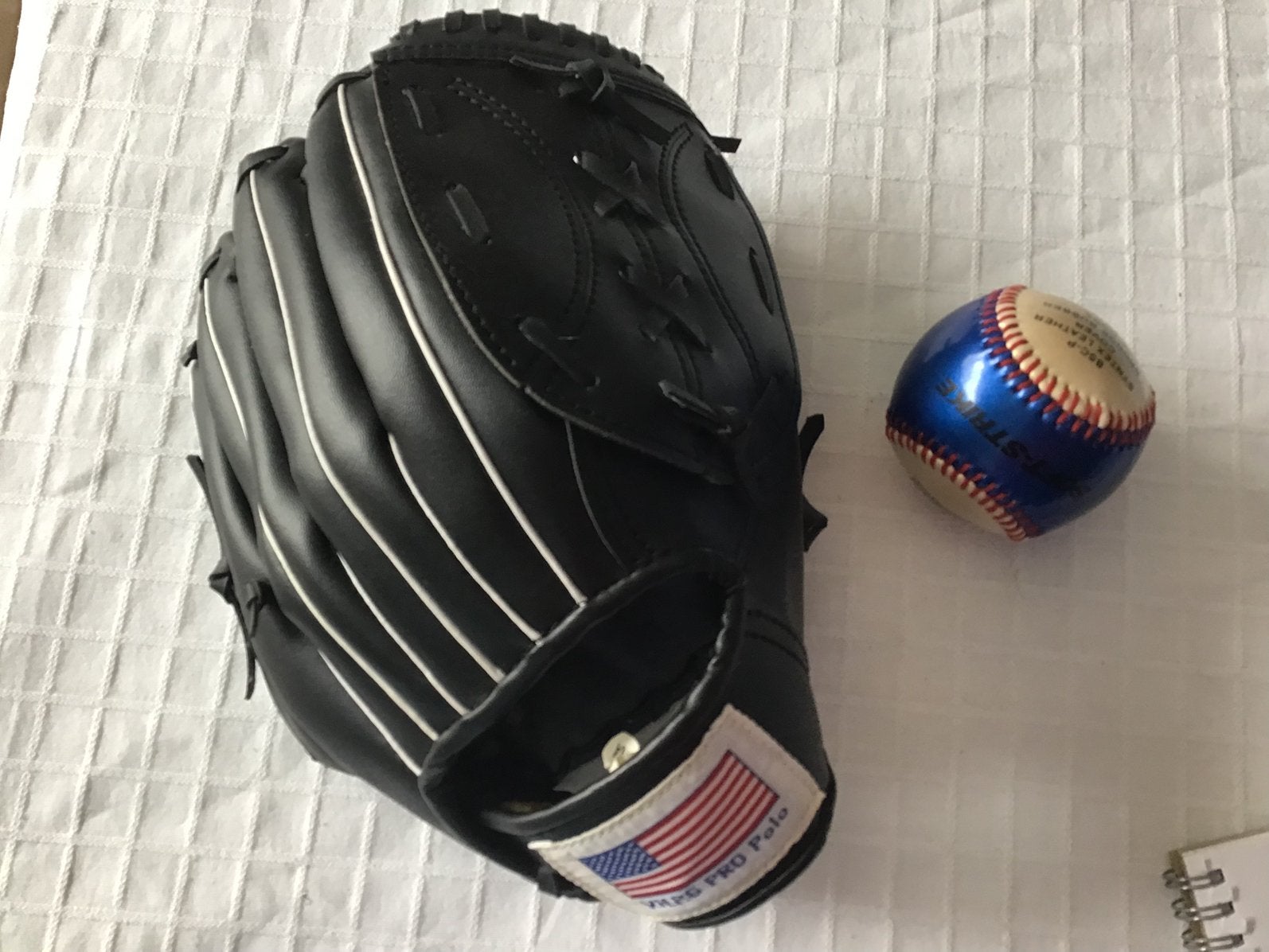 Honkbal handschoen en softbal nieuw, Sport en Fitness, Honkbal en Softbal, Ophalen of Verzenden, Zo goed als nieuw, Honkbal, Handschoen