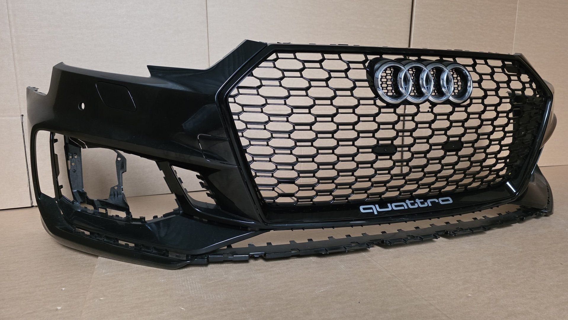 Voorbumper Audi A4 B9 8W RS4 4xPDC KLS ORGINEEL bj.2016-2019, Auto-onderdelen, Gebruikt, -, Voor, Ophalen of Verzenden