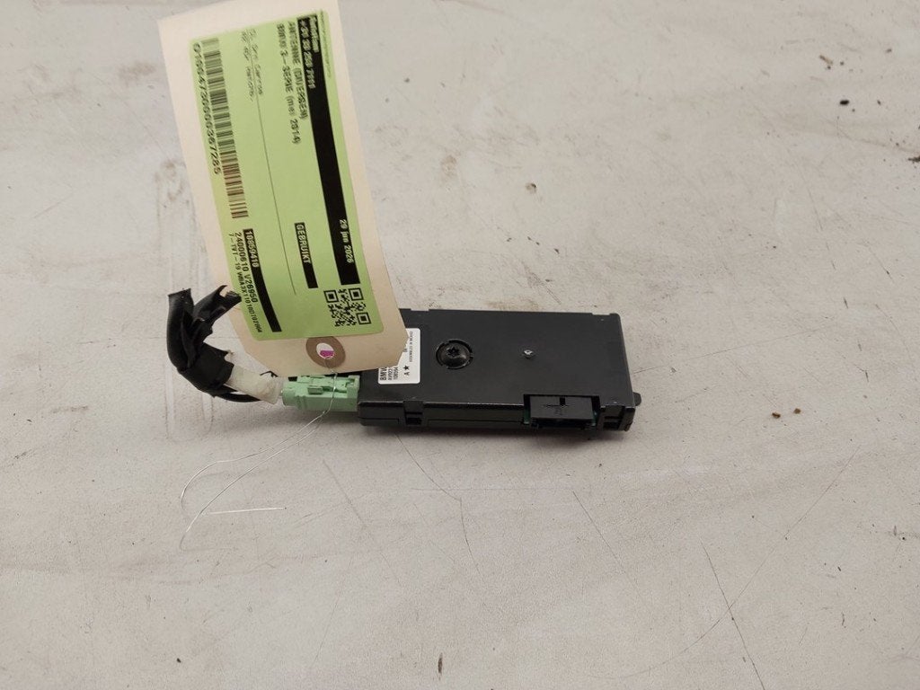 ANTENNE BMW 3 serie Gran Turismo (F34) (01-2012/12-2020), Gebruikt, BMW, Petuelring 130
80809  München, DE, Bayerische Motoren Werke AG