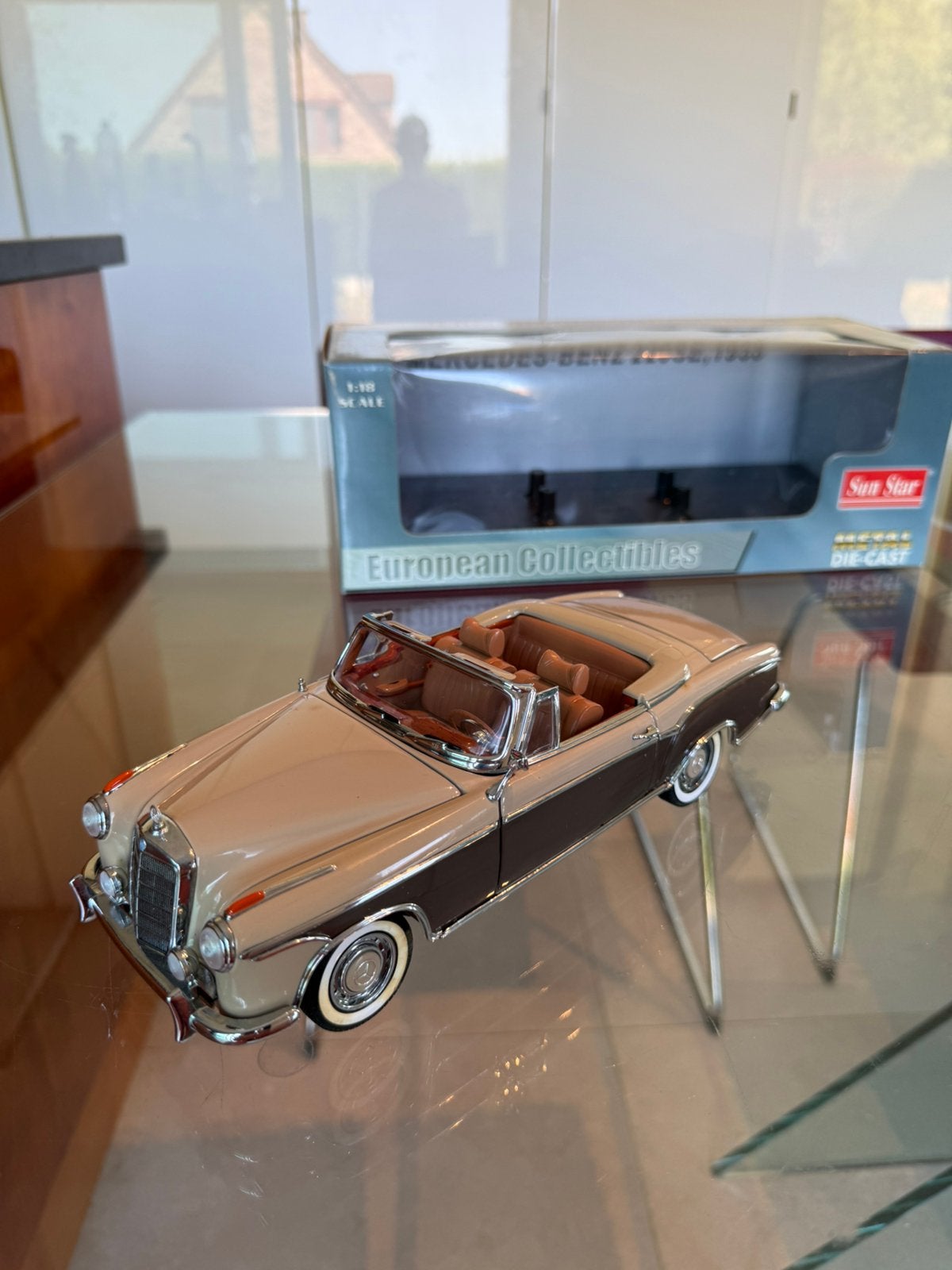 Sun Star 1958 Mercedes Benz 220SE 1:18 en boite, Enlèvement ou Envoi, Comme neuf, Sun Star