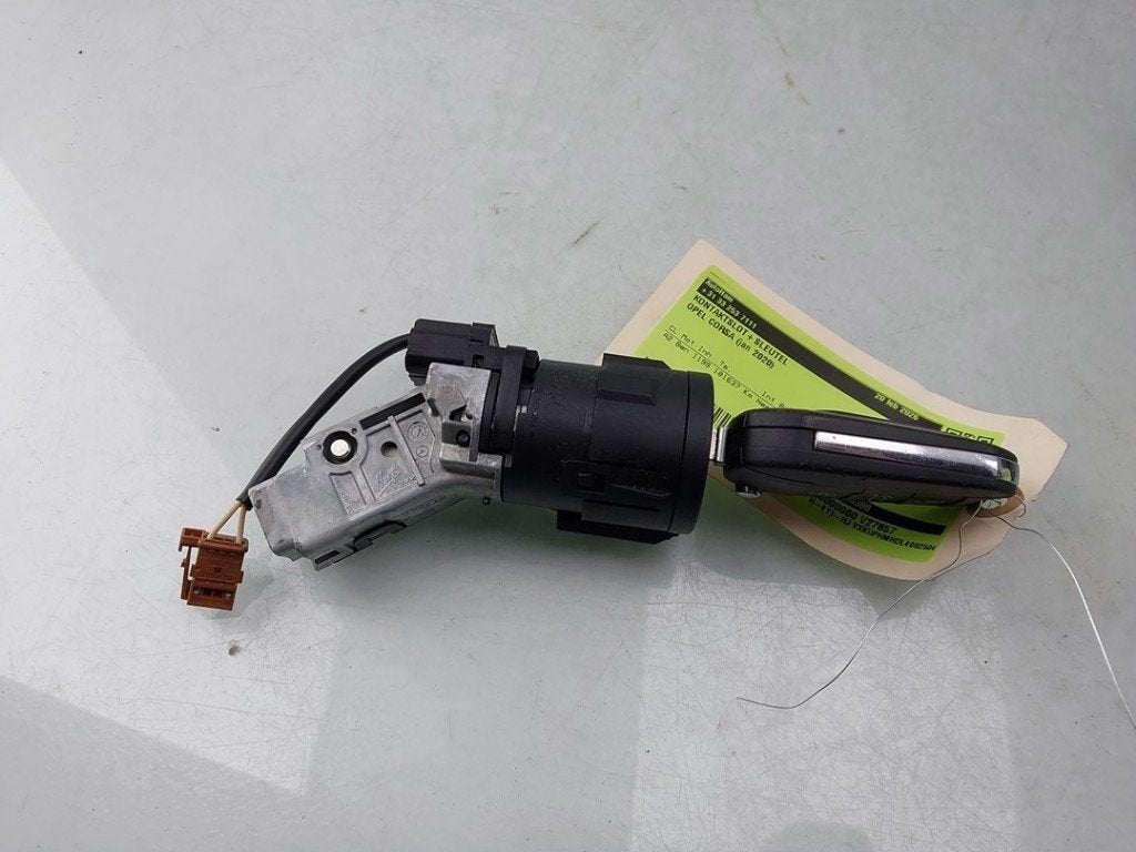 NEIMAN / COMMUTATEUR D ALLUMAGE + CLEF (|1608682880|16170212, Opel, Opel Automobile GmbH, Utilisé, Kontakt-opel@opel.com