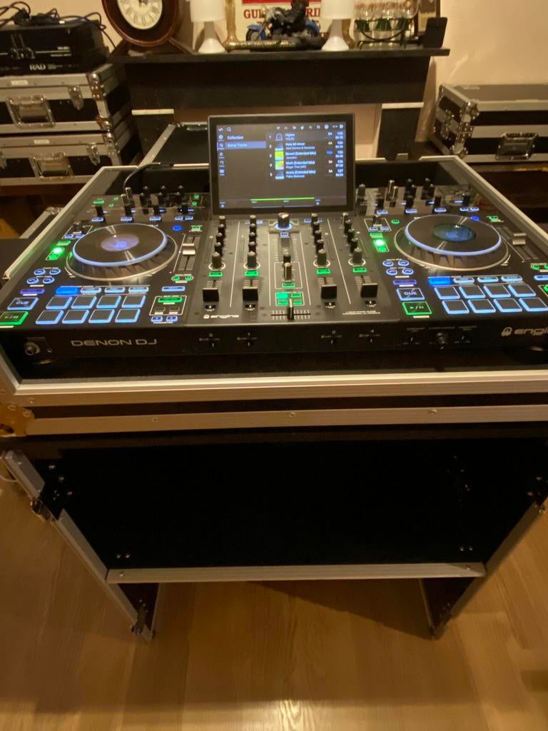 Denon DJ Prime 4 met Flightcase, Enlèvement, Comme neuf, Denon