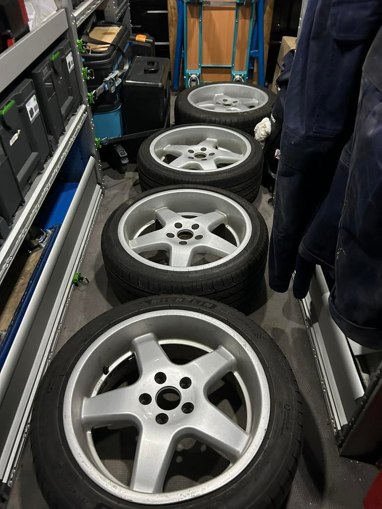 Te koop eiker classic voor volvo 17’, Ophalen, Band(en)