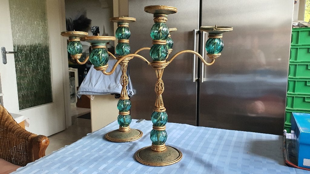 Twee Griekse kaarsen kandelaars ijzer met glas goud kleurig, Ophalen, Overige kleuren, 25 tot 50 cm, Zo goed als nieuw