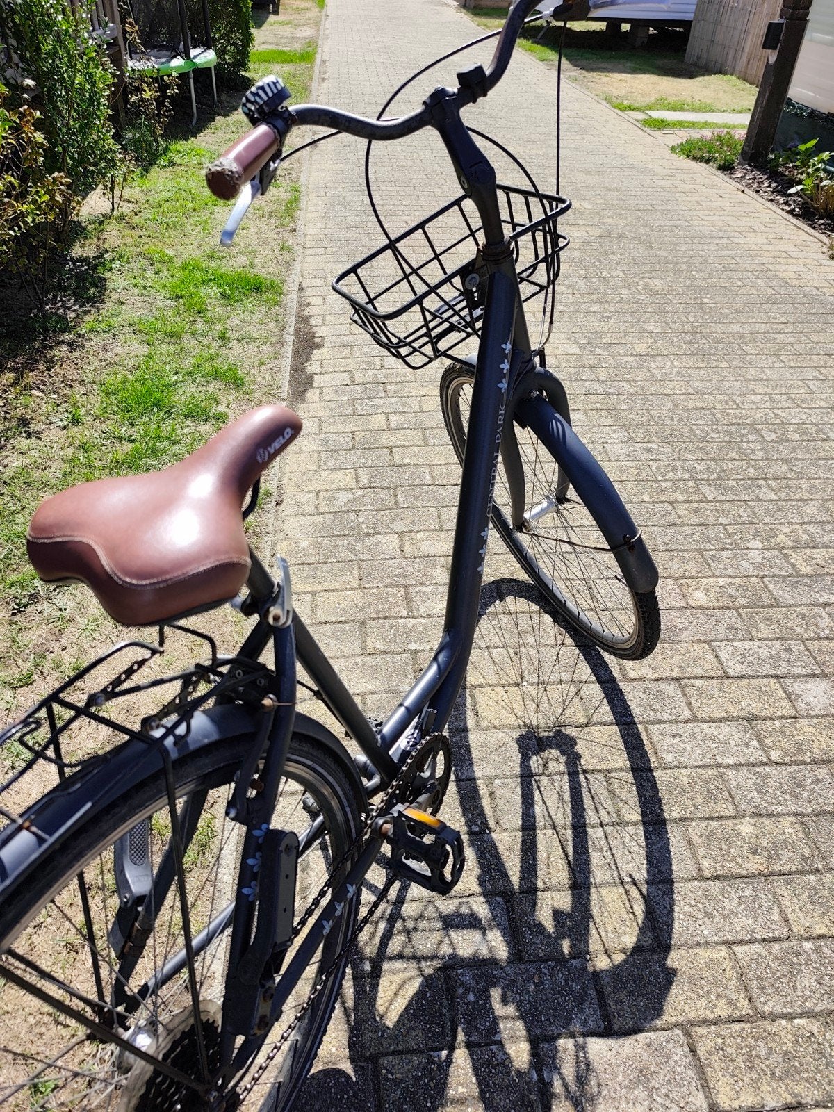 Vélo pour femmes de 28 pouces à vendre., Vélos & Vélomoteurs, Frein sur jante, Enlèvement, Utilisé, Frein à main