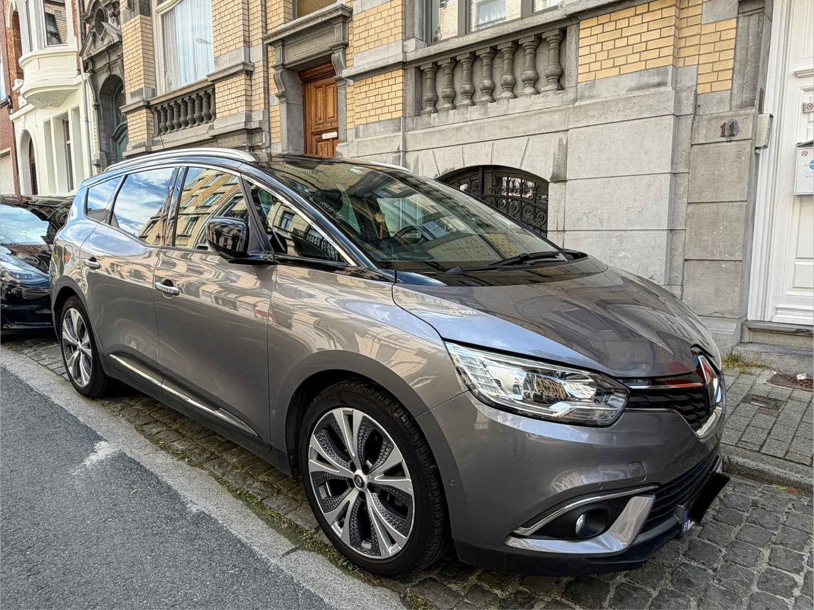 Renault Scenic, Autos, Renault, Particulier, Scénic, ABS, Caméra de recul, Phares directionnels, Régulateur de distance, Airbags