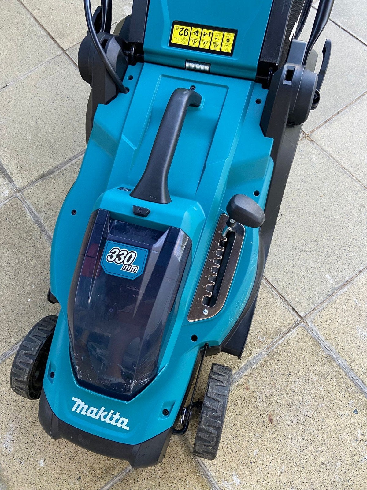 Makita 33 cm grasmaaier met 6AH accu en snellader, Ophalen