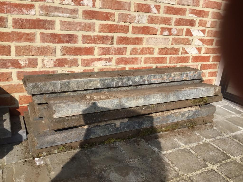 Boordsteen beton 100 x 15 x 5 (1,7€ per stuk), Ophalen, Zo goed als nieuw