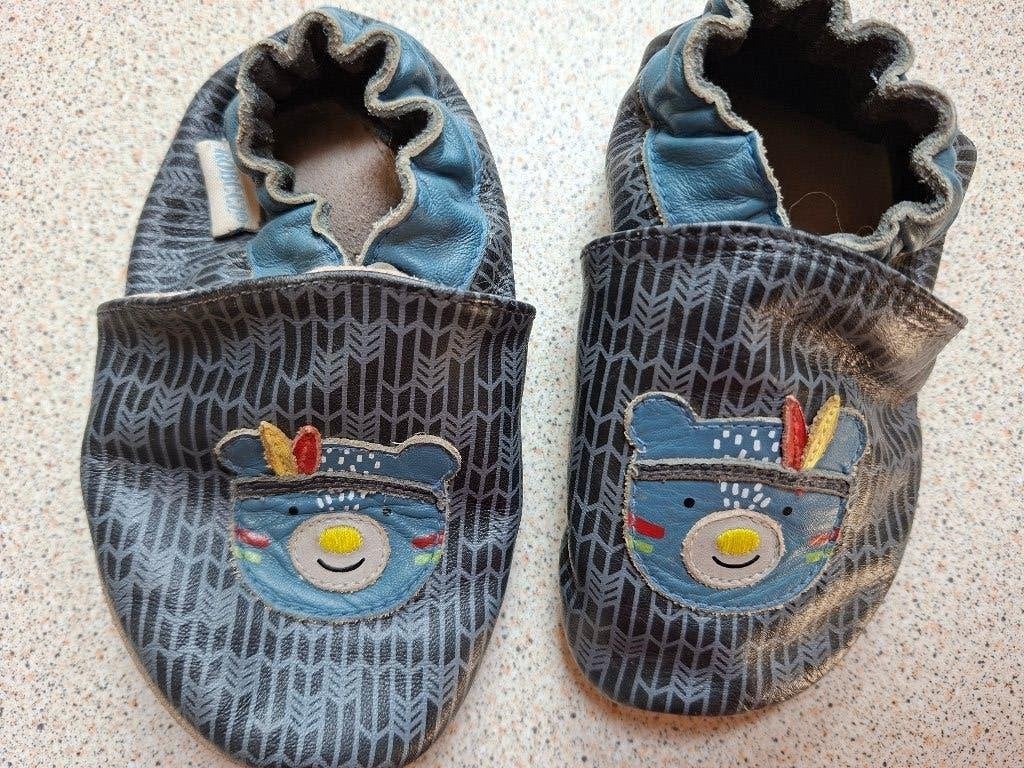 Softsole slofjes Robeez 18m-24m, Comme neuf, Enlèvement, Pantoufles, Robeez