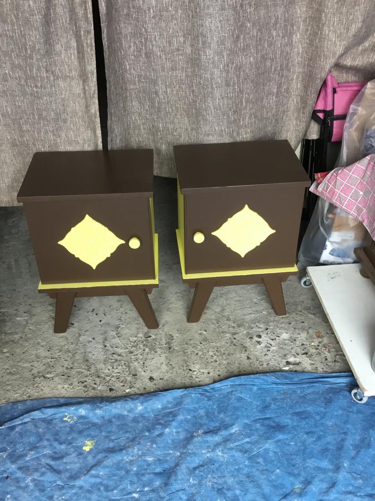 Lot de 2 tables de chevet, Enlèvement, Neuf, Bois